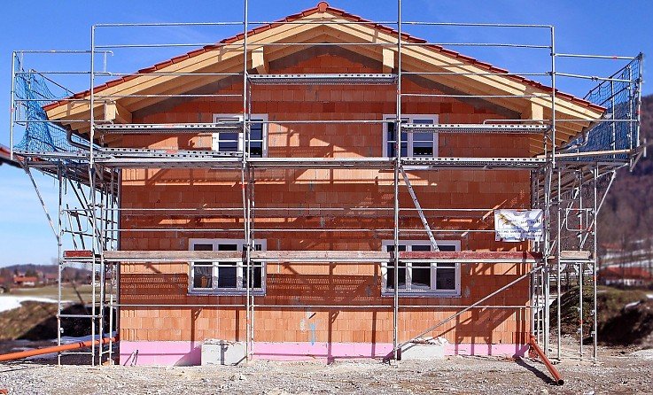 Haus mit Gerüst Haus mit Gerüst