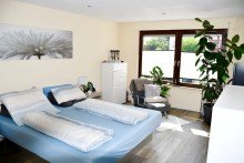 Schlafzimmer **VERKAUFT** Charmantes 2-Familienhaus mit herrlichem Grundst�ck