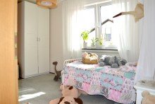 Kinderzimmer Obergeschoss **VERKAUFT** Solides Mehrparteienhaus - 4 Wohneinheiten - in guter Wohnlage