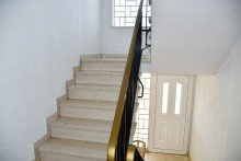 helles Treppenhaus Gro�z�giges 3-Parteienhaus in angenehmer zentraler Wohnlage von Pfungstadt