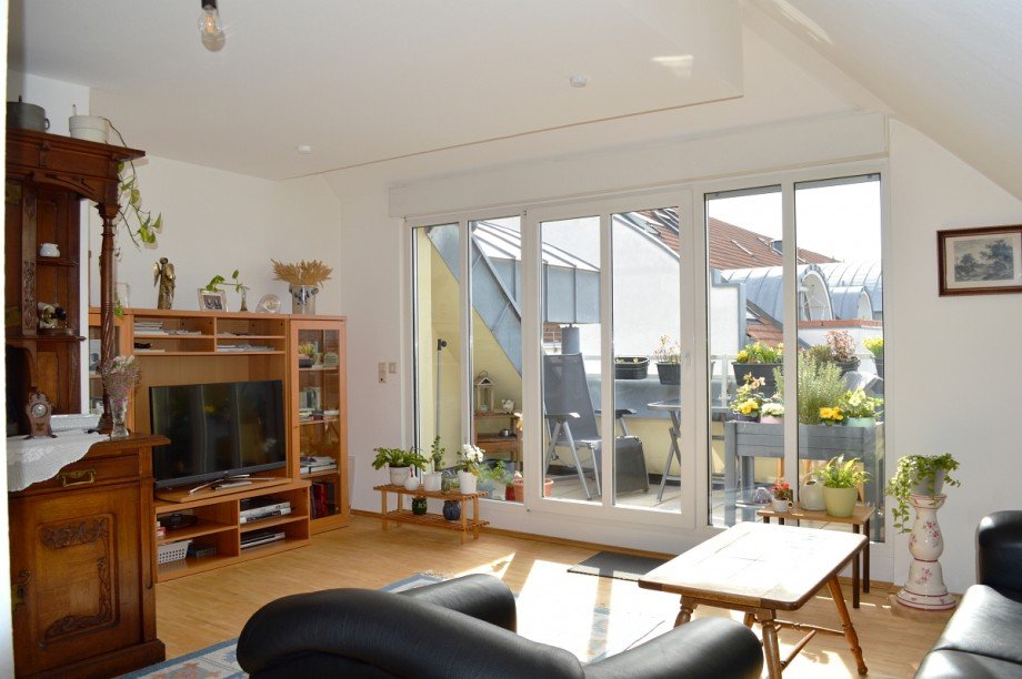 Wohnbereich mit Balkonzugang Maisonettewohnung Darmstadt