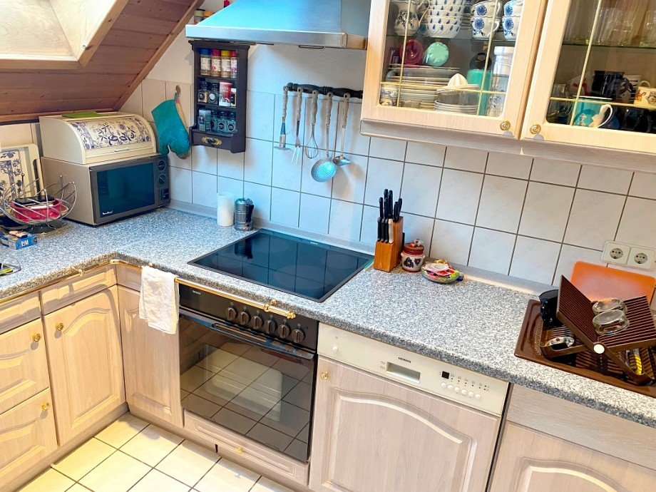praktische K�che Dachgeschosswohnung Erbach