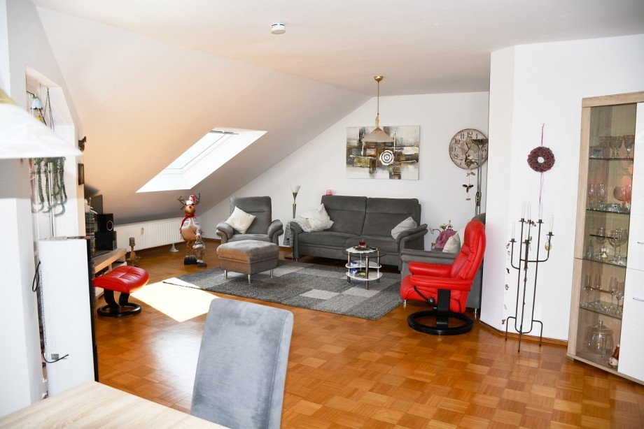 ger�umiger Wohnbereich Dachgeschosswohnung Erbach