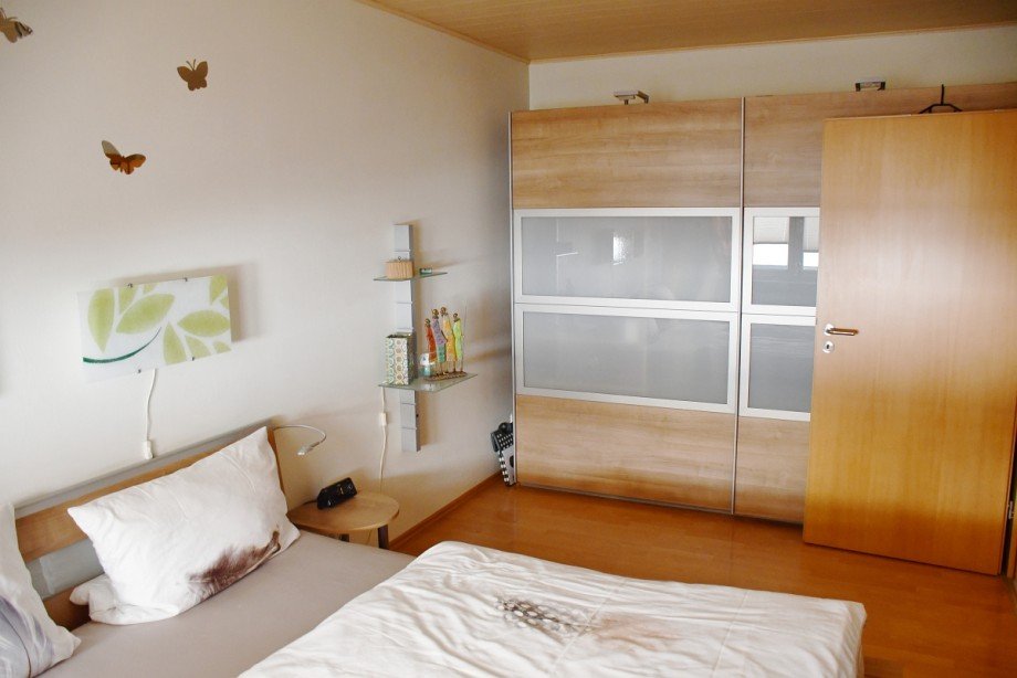 ger�umiges Schlafzimmer Einfamilienhaus Einhausen