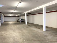 Pkw -Stellplatz in der Tiefgarage **VERMIETET** Repr�sentative 4-Zimmer-Wohnung in citynaher Lage