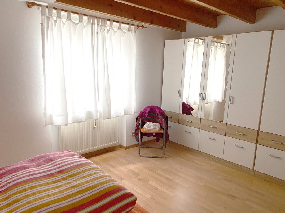 gem�tliches Schlafzimmer Etagenwohnung Darmstadt-Wixhausen