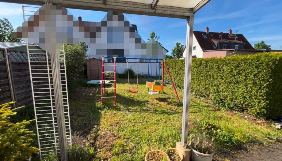 sonniger Garten Doppelhaush�lfte Darmstadt