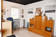 Wohnung Erdgeschoss: Kinderzimmer **VERKAUFT** Ansprechendes 3-Parteienhaus in Riedstadt-Crumstadt