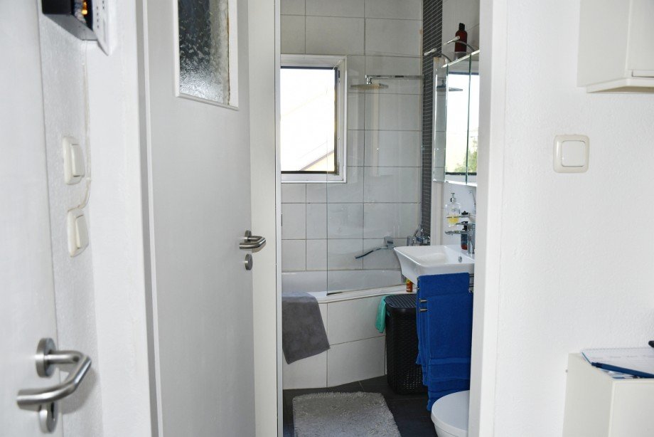 Wohnung OG modernes Tageslichtbad Mehrfamilienhaus Darmstadt