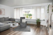 Wohnung Erdgeschoss: heller Wohnbereich **VERKAUFT** Ansprechendes 3-Parteienhaus in Riedstadt-Crumstadt