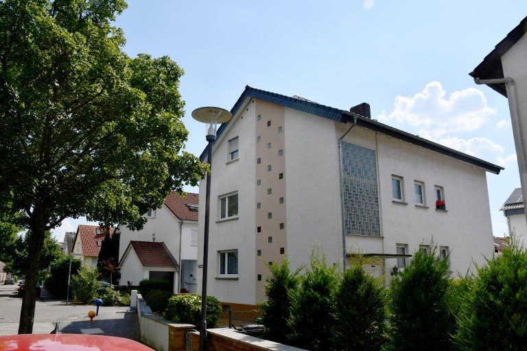 gepflegtes Dreifamilienhaus Griesheim Mehrfamilienhaus **VERKAUFT** Gepflegtes 3-Familienhaus in guter Wohnlage von Griesheim
