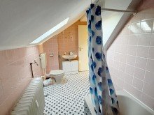 DG - Tageslichtbad Gro�z�giges 3-Parteienhaus in angenehmer zentraler Wohnlage von Pfungstadt
