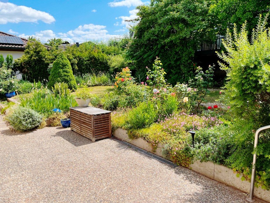 Sonnenterrasse und eigener Garten Terrassenwohnung Ro�dorf