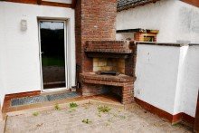 ... mit gemauertem Au�engrill **VERKAUFT** Charmantes Einfamilienhaus mit vielseitig nutzbarem Nebengeb�ude