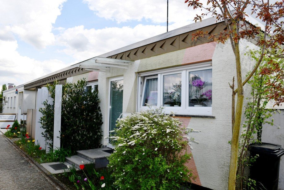 ... Einliegerwohnung (eigener Eingang) Bungalow Darmstadt-Arheilgen