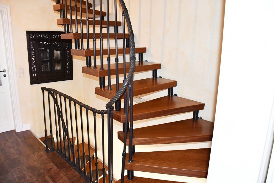 stilvolle Treppe Reihenendhaus M�nster-Altheim