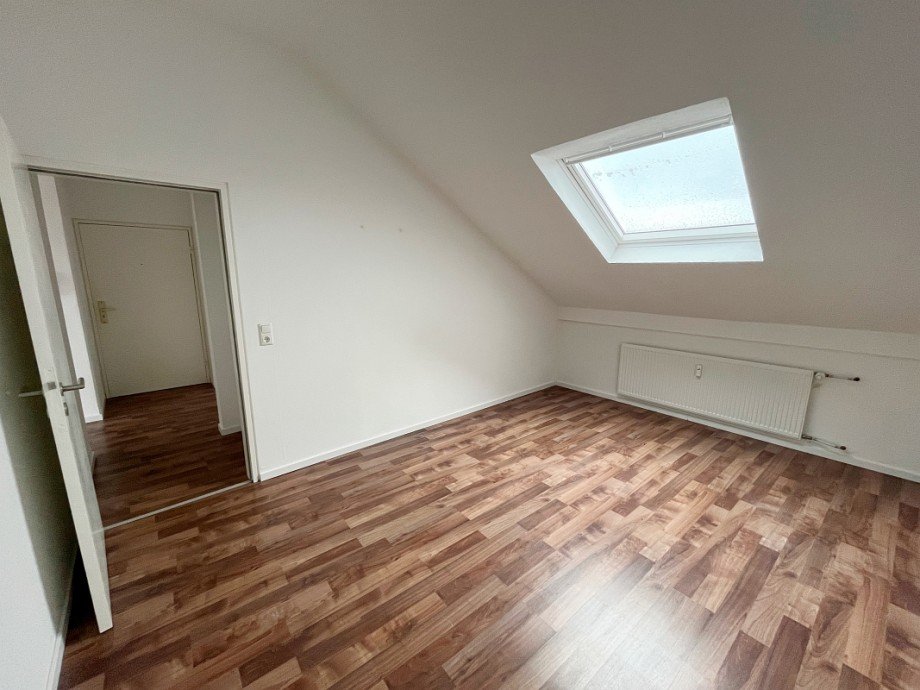 gem�tliches Schlafzimmer Dachgeschosswohnung Darmstadt
