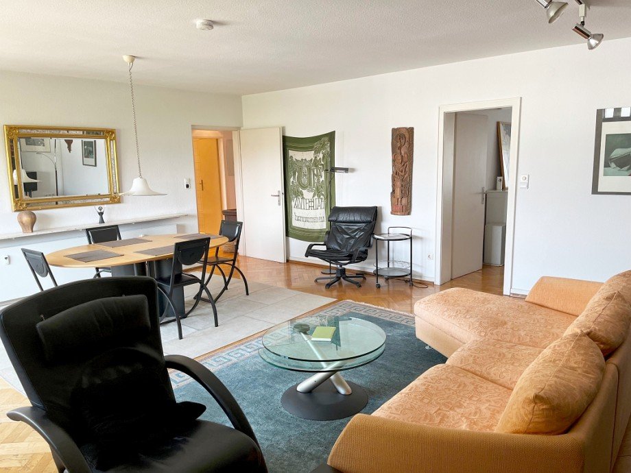 gro�z�giges Wohnzimmer Etagenwohnung Darmstadt