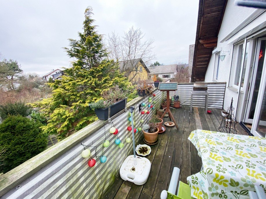 Sonnenbalkon mit Markise Etagenwohnung Darmstadt-Wixhausen