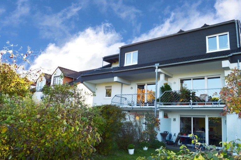 ansprechendes Wohnhaus Ro�dorf-Gundernhausen Etagenwohnung **VERKAUFT** Attraktive 3-Zimmer-Wohnung mit Blick ins Gr�ne