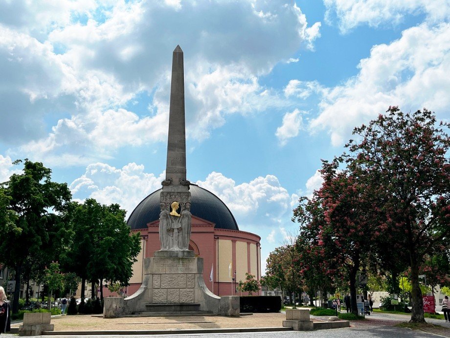 Kuppelkirche und Alice Obelisk Etagenwohnung Darmstadt