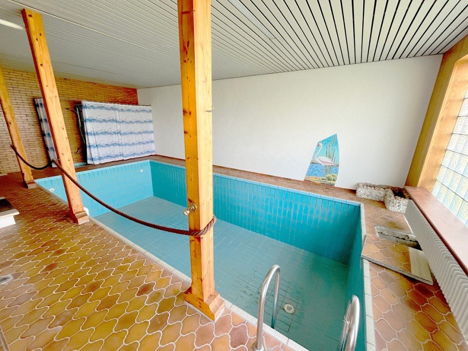 Hallenschwimmbad mit Gartenzugang Zweifamilienhaus Ober-Ramstadt