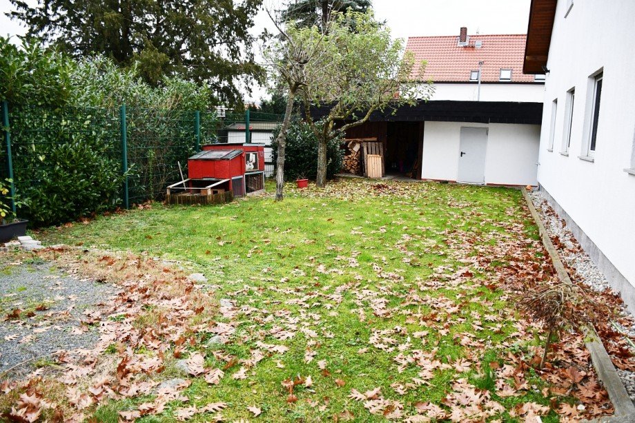 Garten Zweifamilienhaus Bickenbach