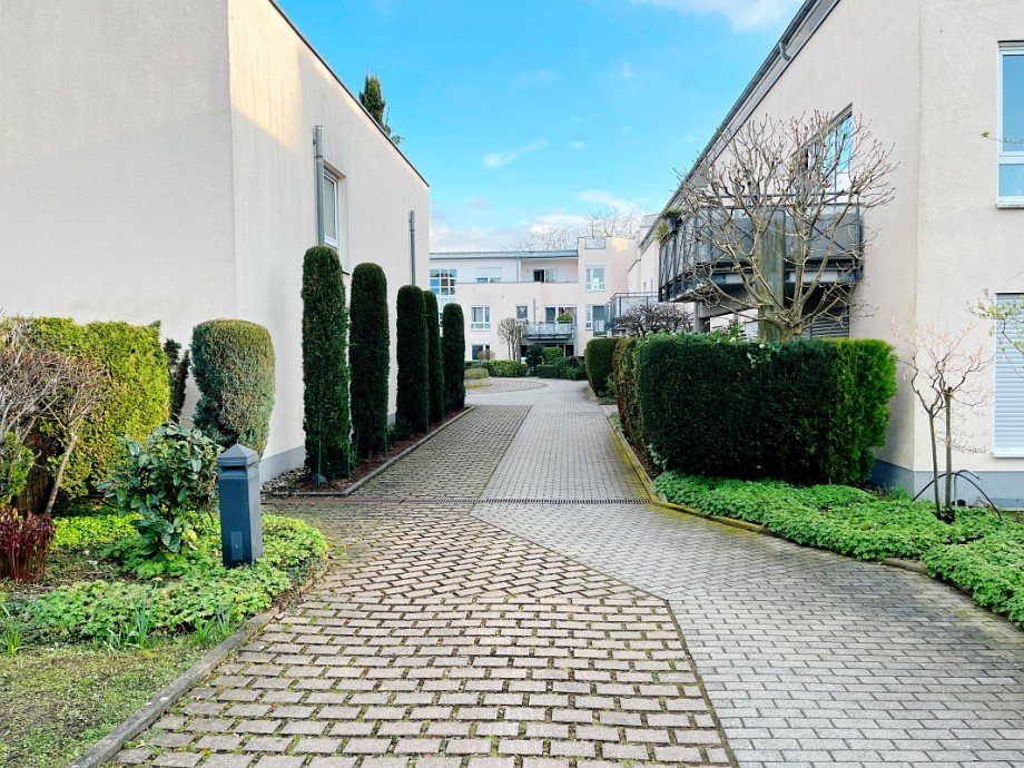 Zugang zu den Hauseing�ngen Wohnung Darmstadt-Eberstadt