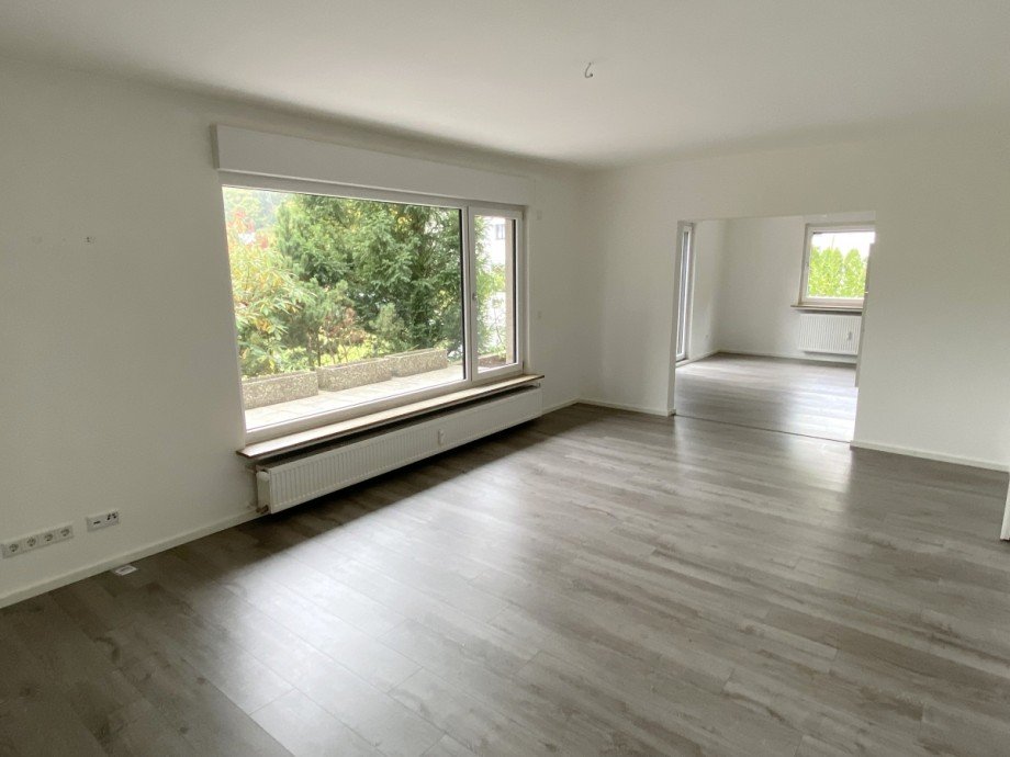 gro�z�giges Wohnzimmer Erdgeschosswohnung M�hltal