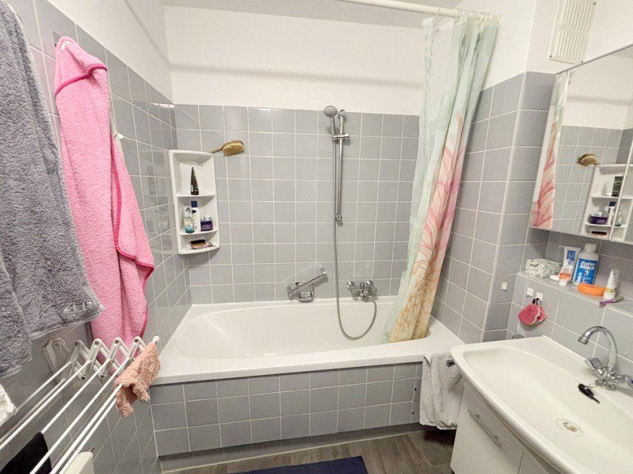 Bad mit Badewanne.... Etagenwohnung Darmstadt