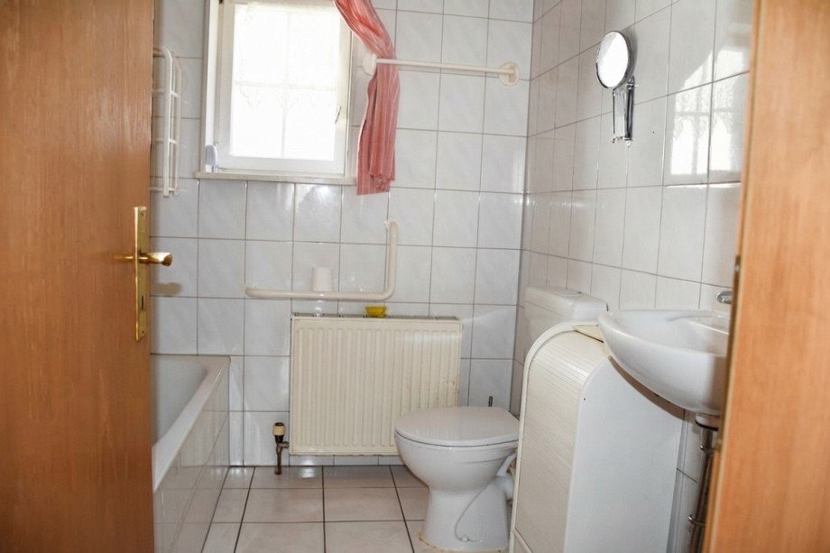 EG Tageslichtbad Mehrfamilienhaus Riedstadt-Crumstadt