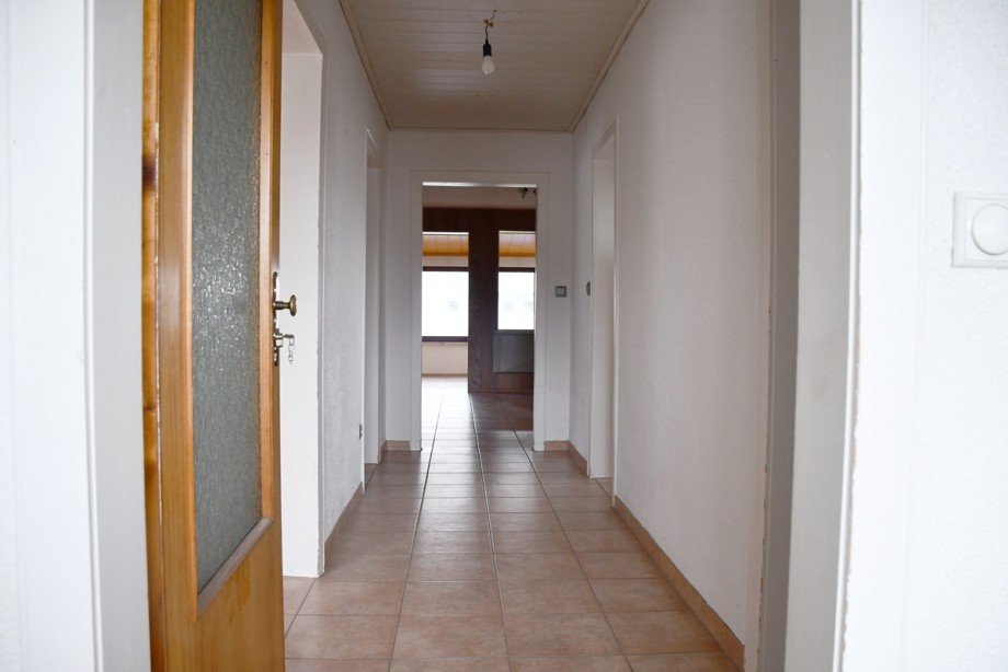 Wohnung Obergeschoss: Flur Zweifamilienhaus Seeheim-Jugenheim