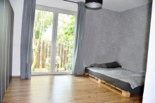 Wohnung EG: ansprechendes Kinderzimmer **VERKAUFT** Attraktive Kapitalanlage � freistehendes modernes Zweifamilienhaus