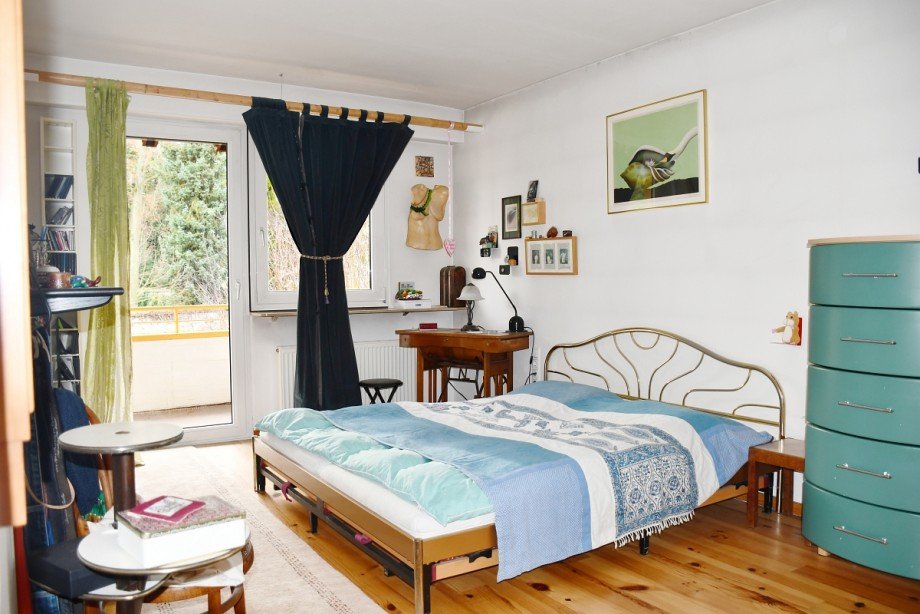 Schlafzimmer mit Balkonzugang Einfamilienhaus Darmstadt