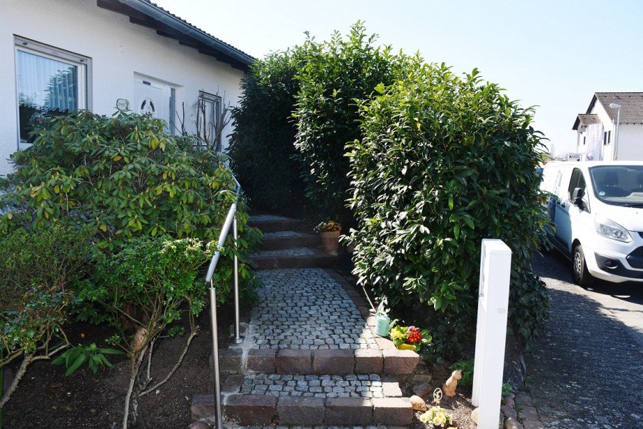 Hauszugang Einfamilienhaus B�ttelborn-Worfelden