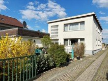 Hausansicht **VERKAUFT** Ansprechendes 3-Parteienhaus in Riedstadt-Crumstadt