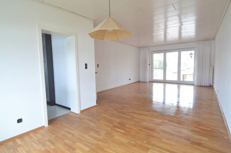 gro�z�giger Wohnbereich Erdgeschoss Haus B�ttelborn-Worfelden