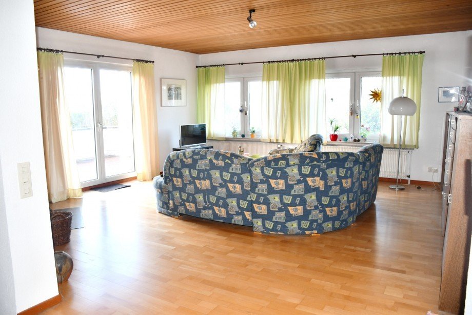 ger�umiges Wohnzimmer... Einfamilienhaus Seeheim-Jugenheim