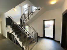 ansprechendes Treppenhaus... **VERMIETET** Repr�sentative 4-Zimmer-Wohnung in citynaher Lage