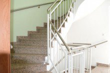 Treppenhaus zum 2. Obergeschoss **VERKAUFT** Hochwertiges Wohn-/Gesch�ftshaus mit vielseitigen Nutzungsm�glichkeiten