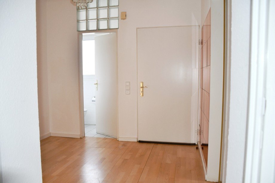 EG: Diele Zweifamilienhaus Darmstadt-Arheilgen