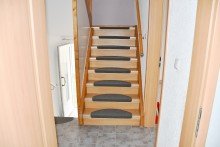 Treppe zum Obergeschoss **VERKAUFT** Einfamilienhaus mit Option zur weiteren Bebauung, in angenehmer ruhiger Wohnlage