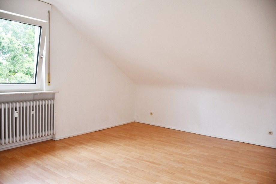 Wohnung DG - Schlafen Mehrfamilienhaus Griesheim