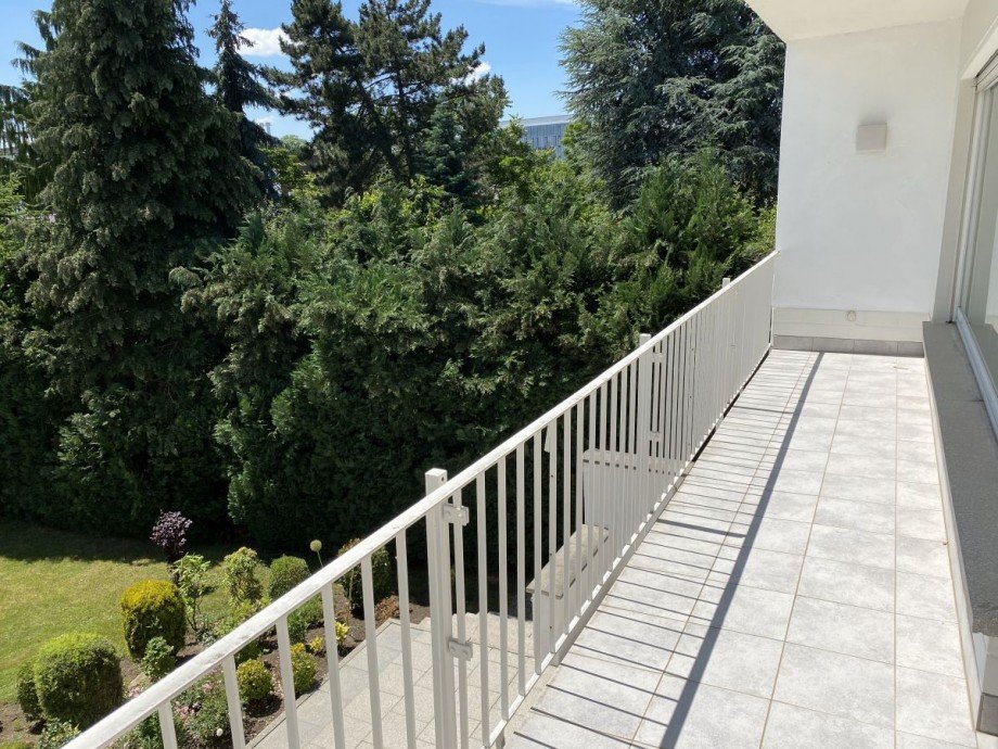 OG: Sonnenbalkon Zweifamilienhaus Darmstadt-Arheilgen