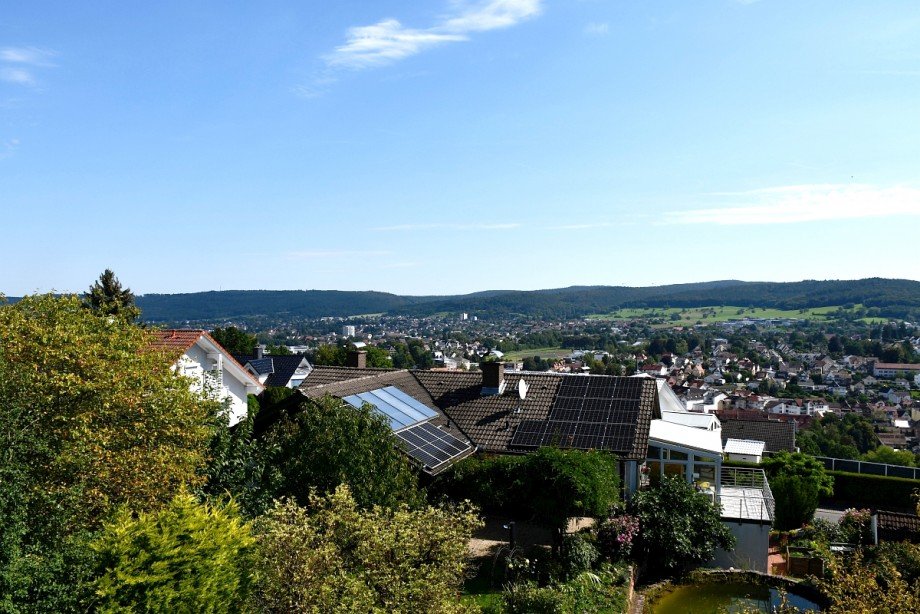 ... mit herrlichem Fernblick Dachgeschosswohnung Erbach