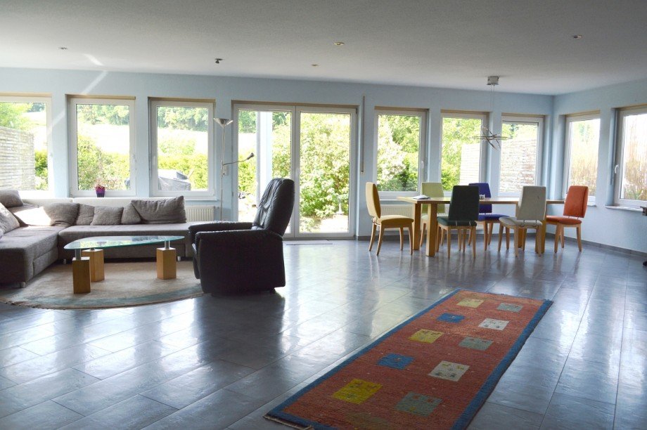 lichtdurchfluteter Wohn-/Essbereich Zweifamilienhaus Gro�-Bieberau/Rodau