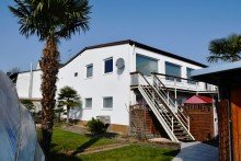 Geb�udeansicht Attraktives 1.344 m� gro�es Grundst�ck / Abriss mit vielseitig nutzbarer Bebauung