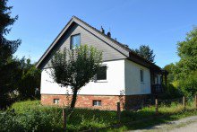 Hausansicht **VERKAUFT** Freistehendes Ein- bis Zweifamilienhaus - idyllisch Wohnen in Modautal-Asbach
