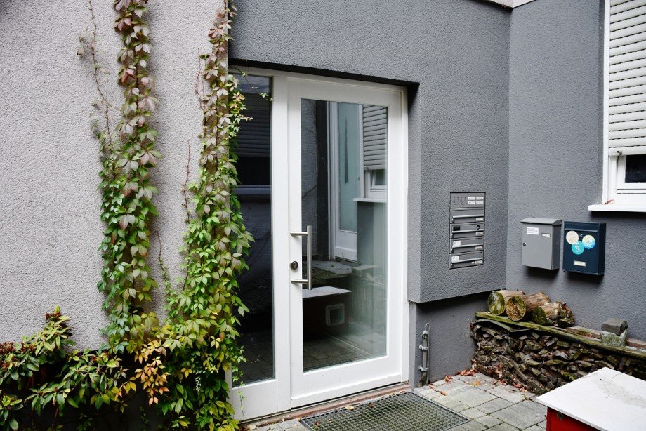Hauseingang Vorderhaus Renditeobjekt Darmstadt