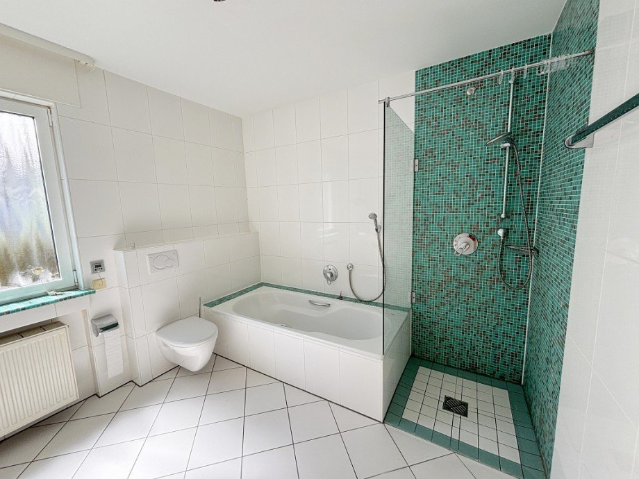 ... mit Wanne und bodengleicher Dusche Bungalow Messel